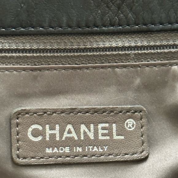 Chanel Quilted Soft lamb skin Stretch Flap with Silver Hardware - Picture 2 of 8